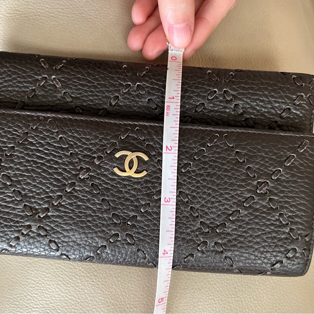 VINTAGE CHANEL Dark Brown Genuine Leather Clutch Wallet with Gold Logo - Picture 12 of 12